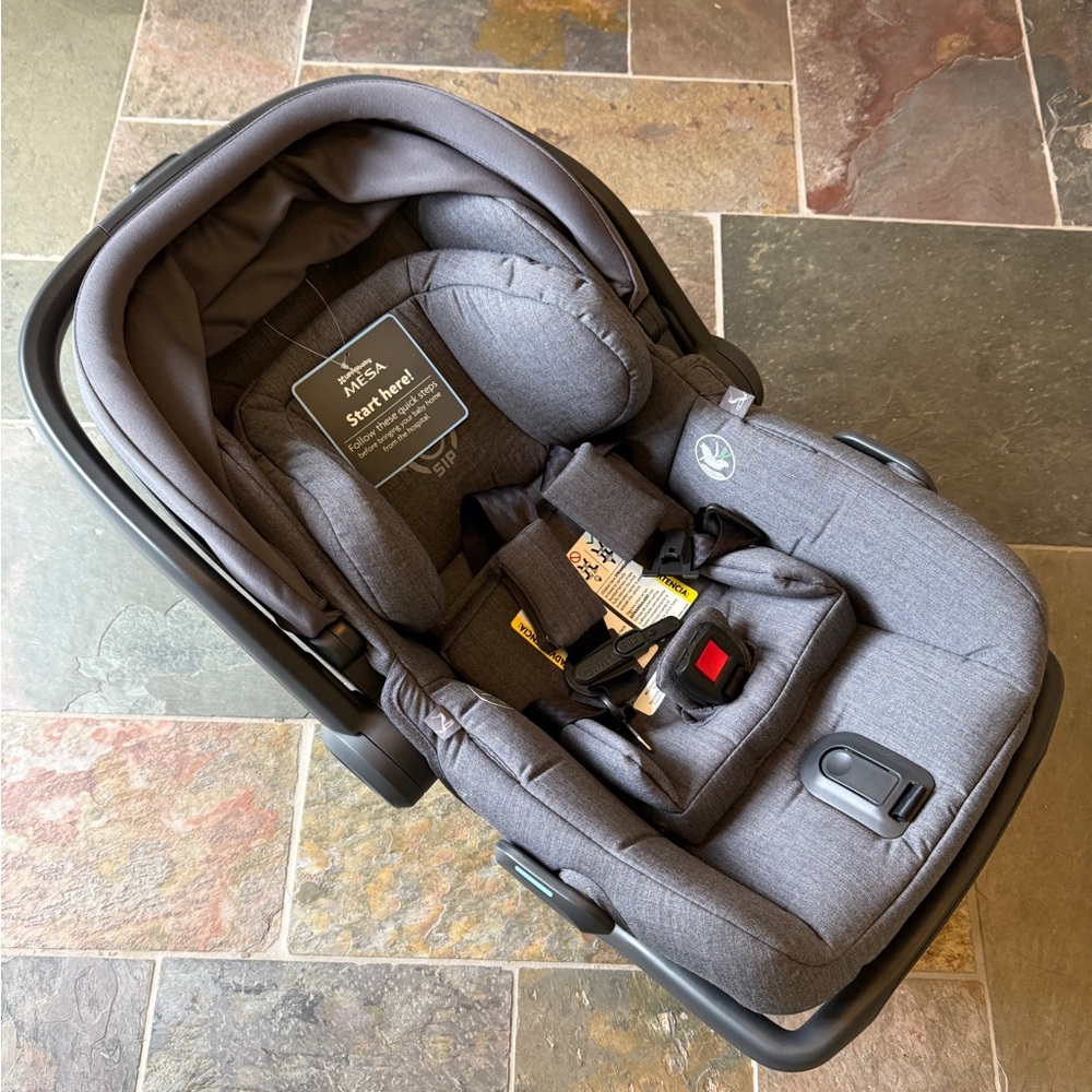 NEW - Car seat - Uppababy Mesa V2